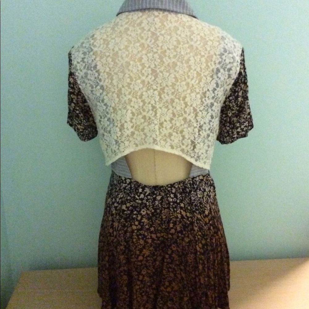 Gimmicks Open Back Top! - Picture 2 of 4